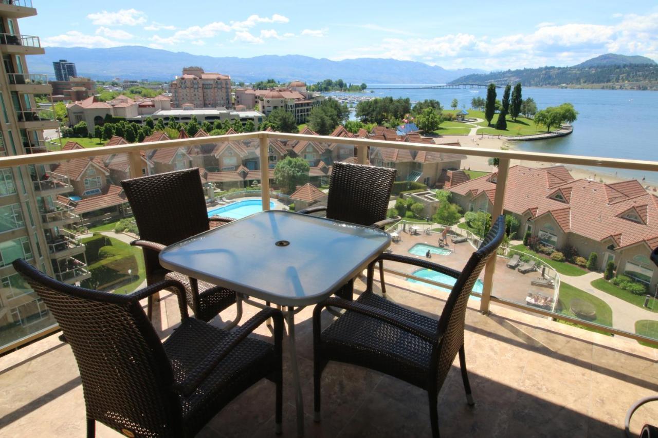 Sunset Waterfront Resort By Discover Kelowna Resort Accommodations Exteriör bild